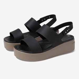 Crocs Brooklyn low wedge NWT size 7